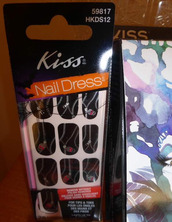 Halloween Kiss Nail dress to customize your Halloween inspired nail art.
